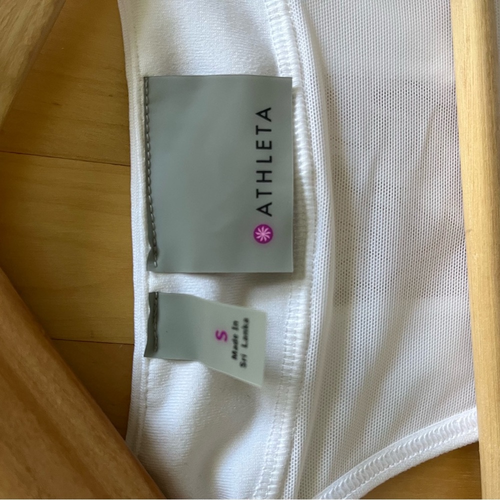 Athleta Workout Top Medium Fuchsia White Tank Racerback Built In Wireless Bra - Picture 8 of 8